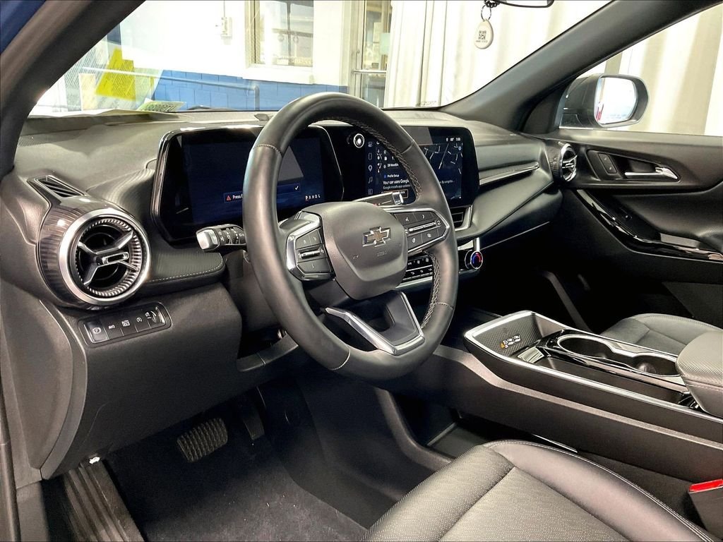 Used 2025 Blue Chevrolet LT image 8