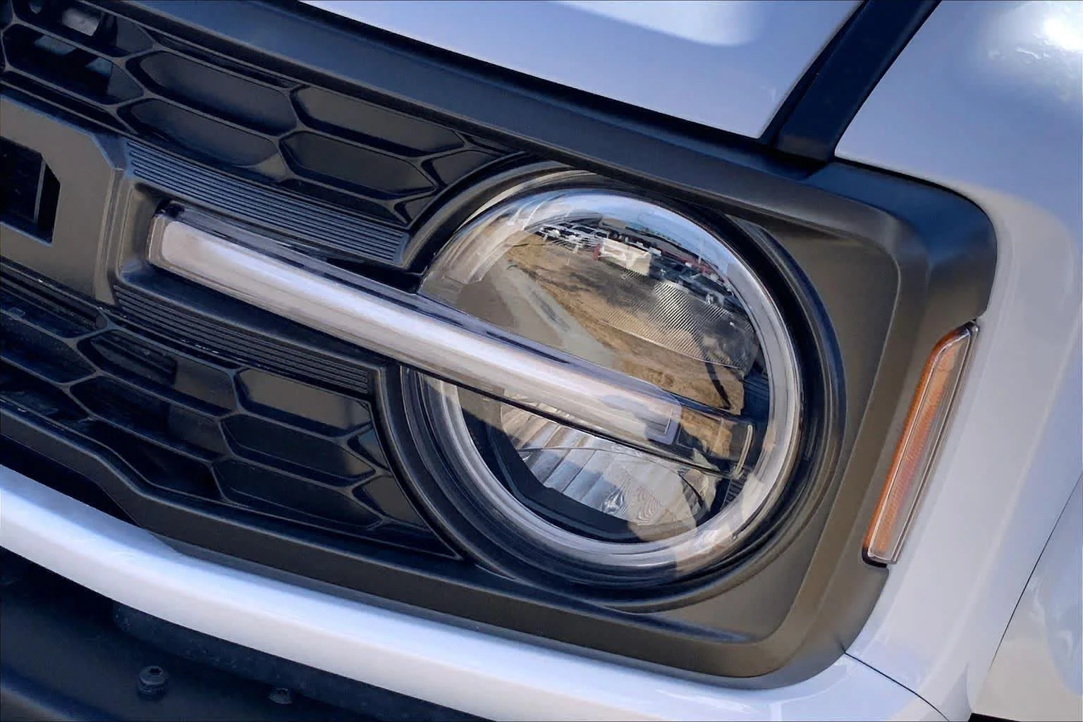 New 2025 Oxford White Ford Raptor image 13