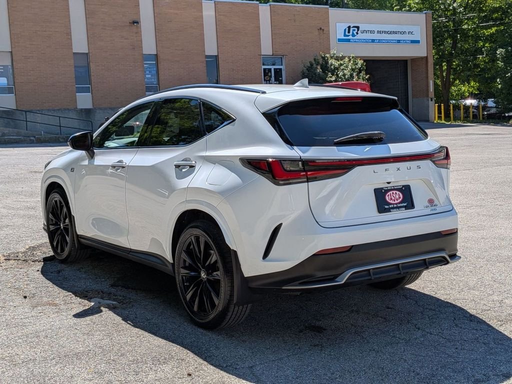 Used 2023 White Lexus 350 F SPORT Handling image 8