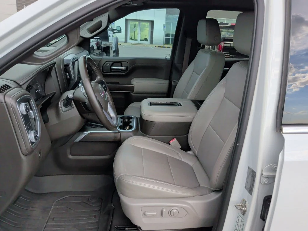 Used 2019 White GMC SLT image 13