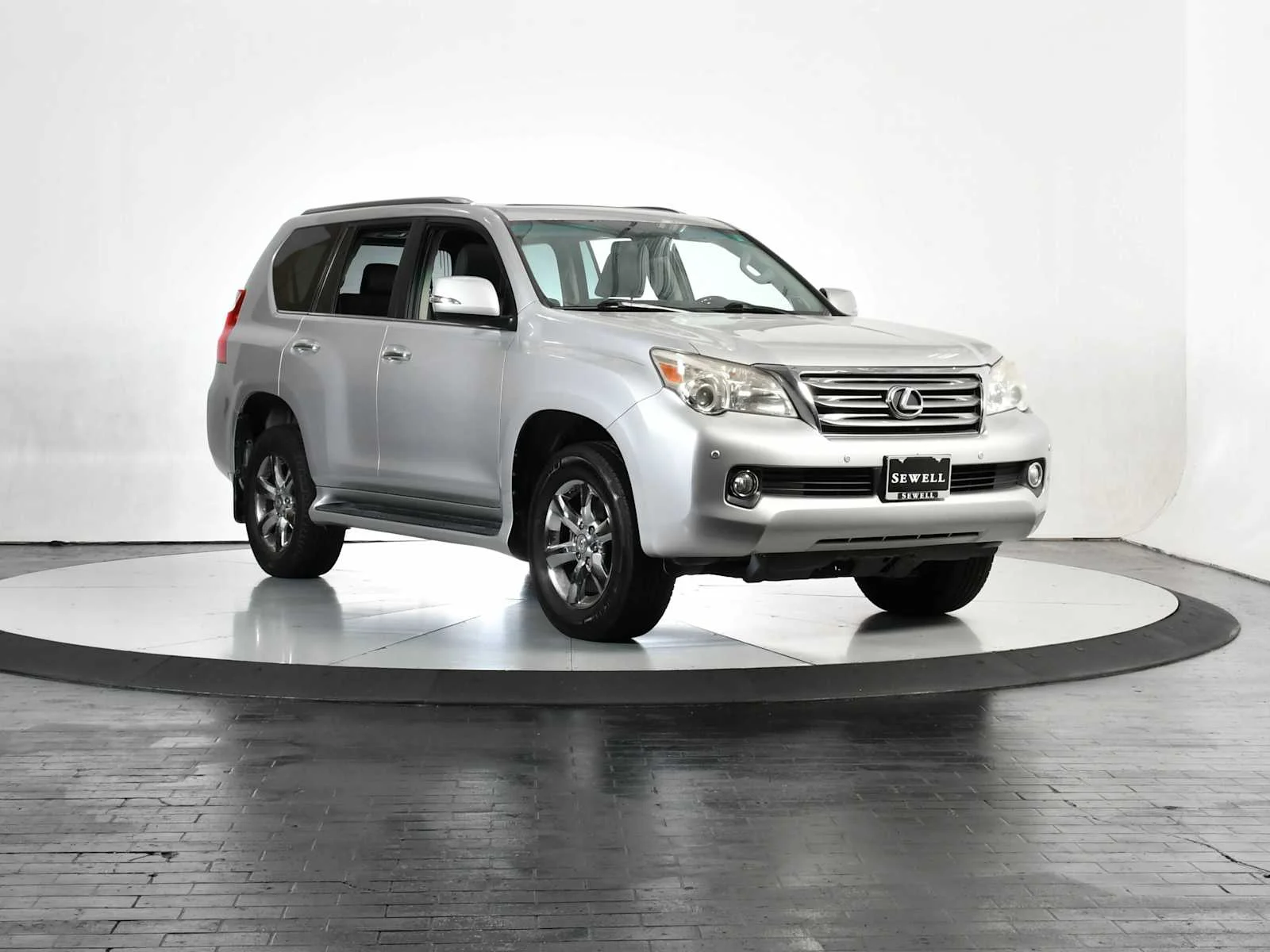Used 2010 Tungsten Pearl Lexus  image 7
