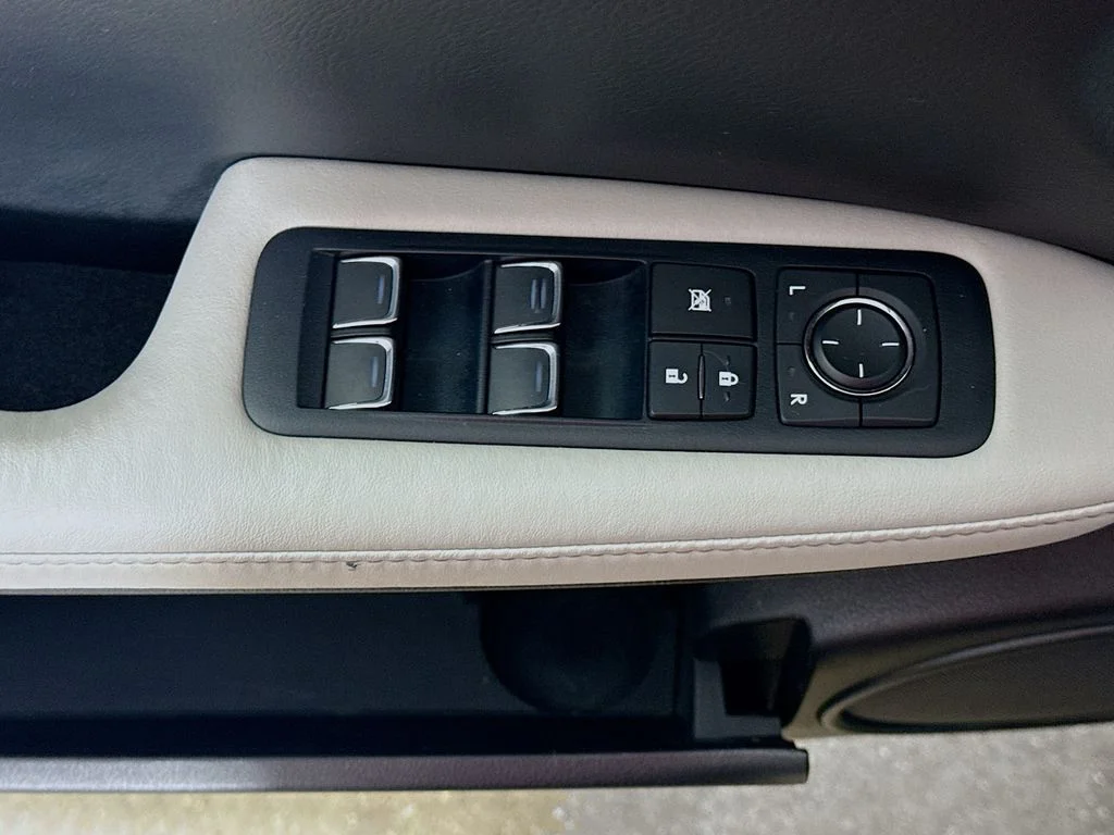 Used 2017 Nebula Gray Pearl Lexus Base image 17