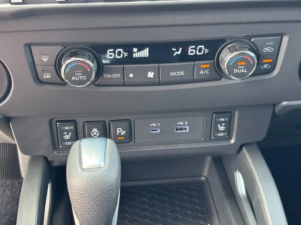 2025 Nissan Frontier SV - Photo 18