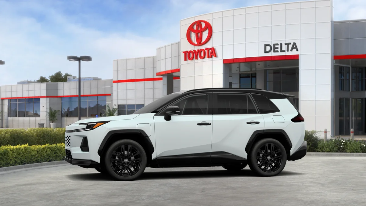 New 2026 Wind Chill Pearl with Midnight Black Metallic roof Toyota XSE image 28