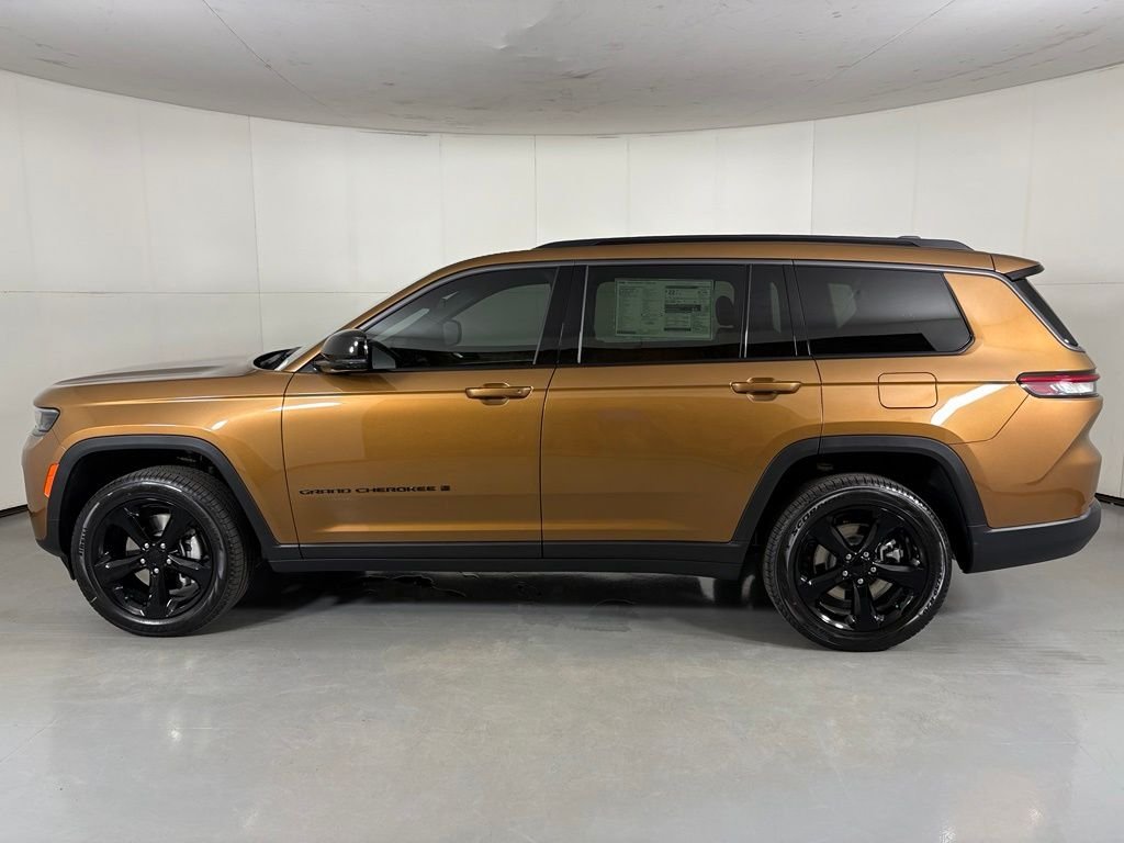 New 2026 Copper Shino Metallic Clear-Coat Exterior Paint Jeep Limited image 5