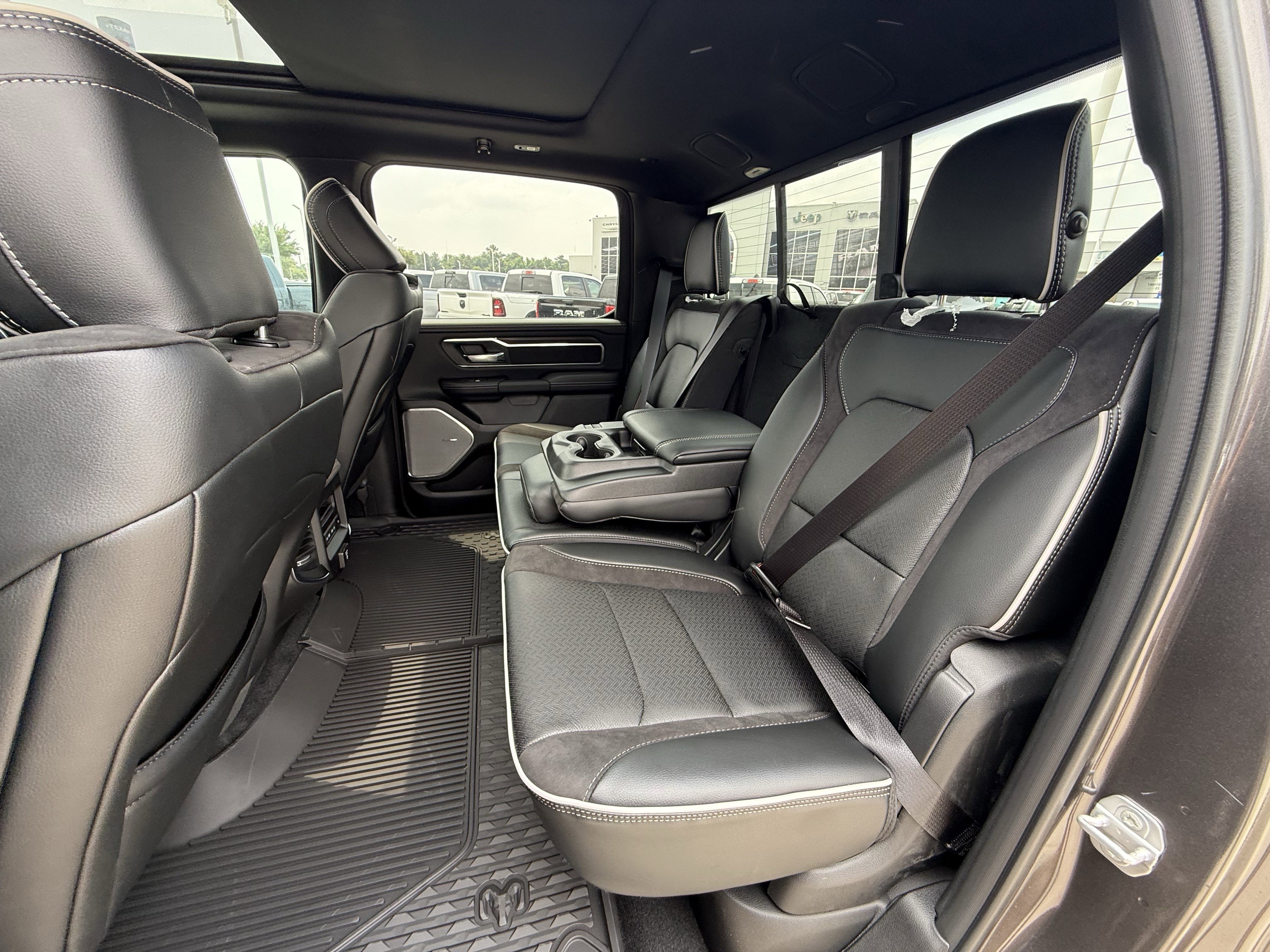 New 2026 Granite Crystal Metallic Clear-Coat Exterior Paint RAM Laramie image 15