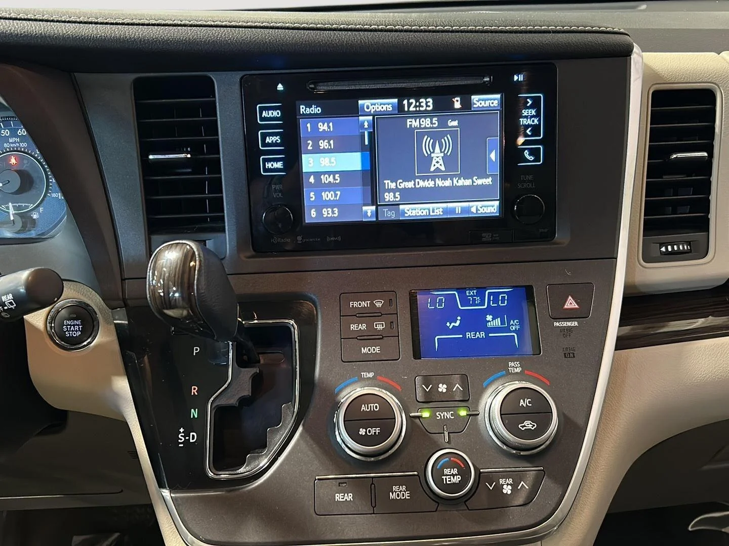 Used 2017 Midnight Black Metallic Toyota XLE Premium image 32