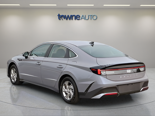 Used 2026 Blue Hyundai SE image 4