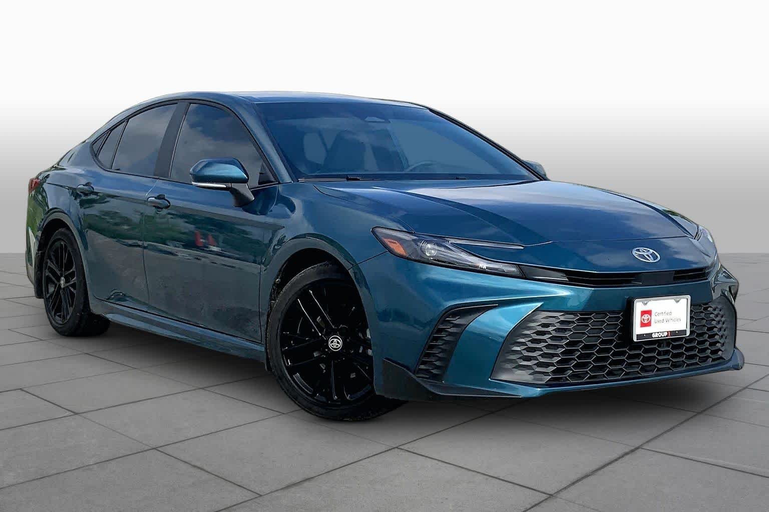 Used 2025 Ocean Gem Toyota SE image 3