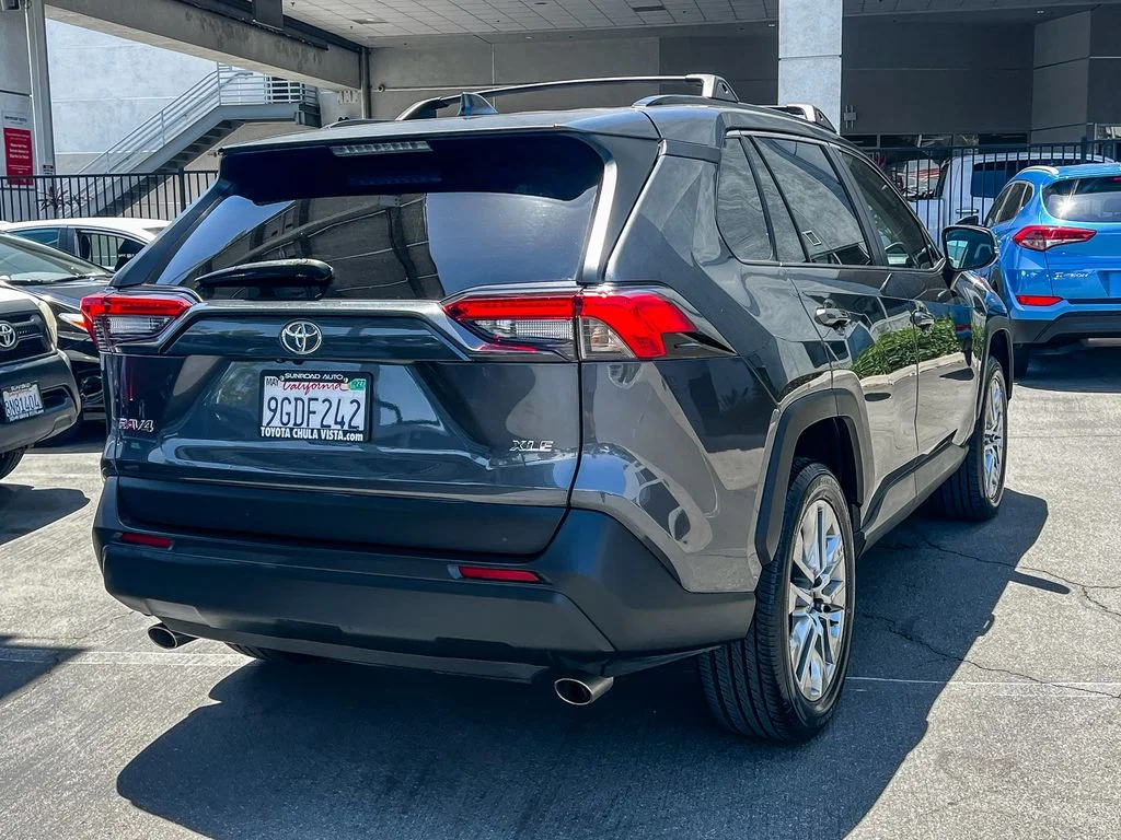 Used 2023 Gray Toyota XLE Premium image 6