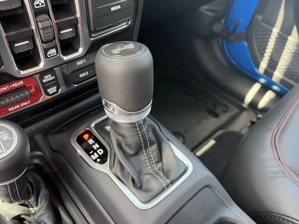 New 2026 Hydro Blue Pearl-Coat Exterior Paint Jeep Rubicon X image 24