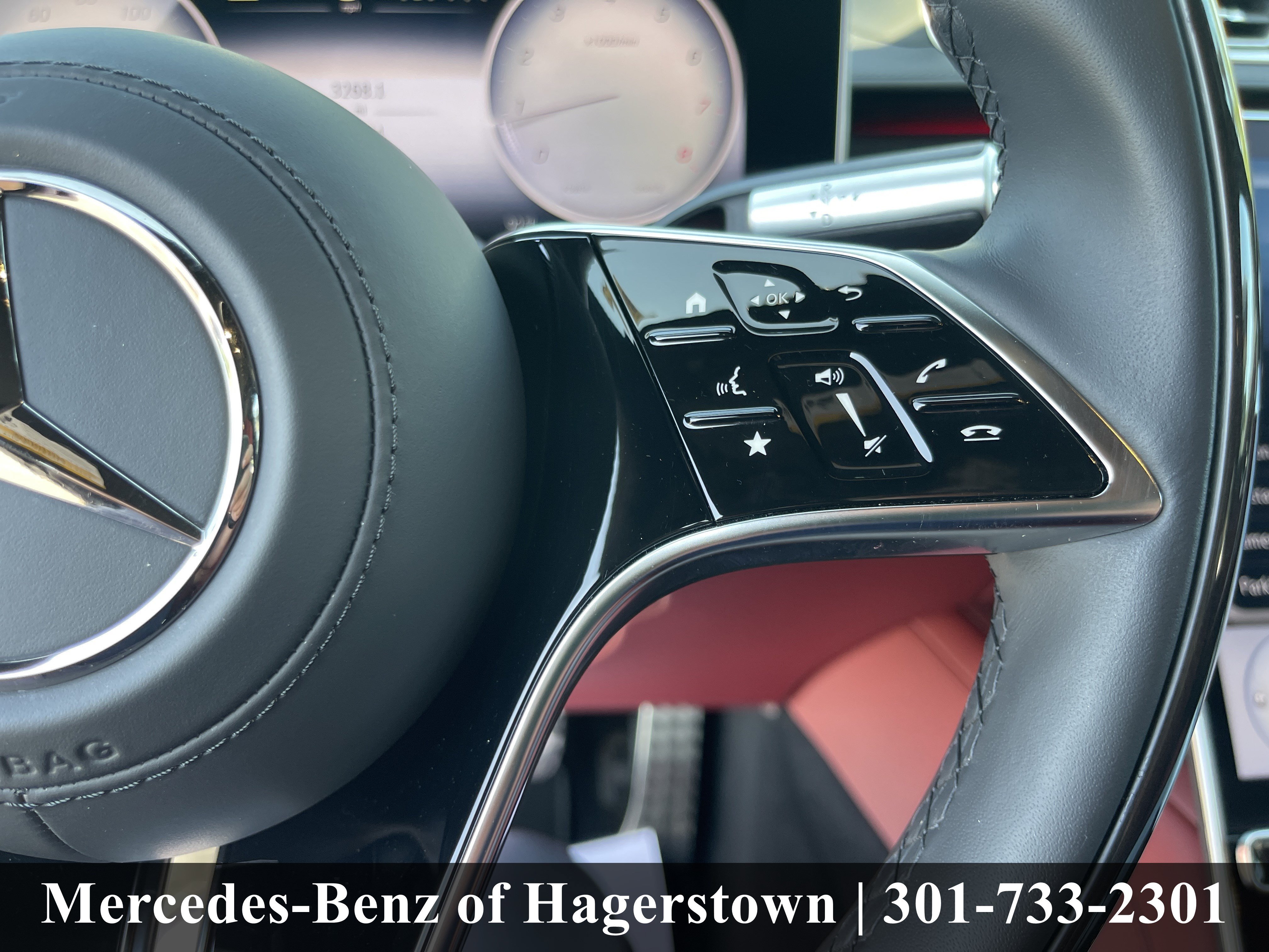 Certified Used 2025 Obsidian Black Metallic Mercedes-Benz S 580 4MATIC® Sedan image 18