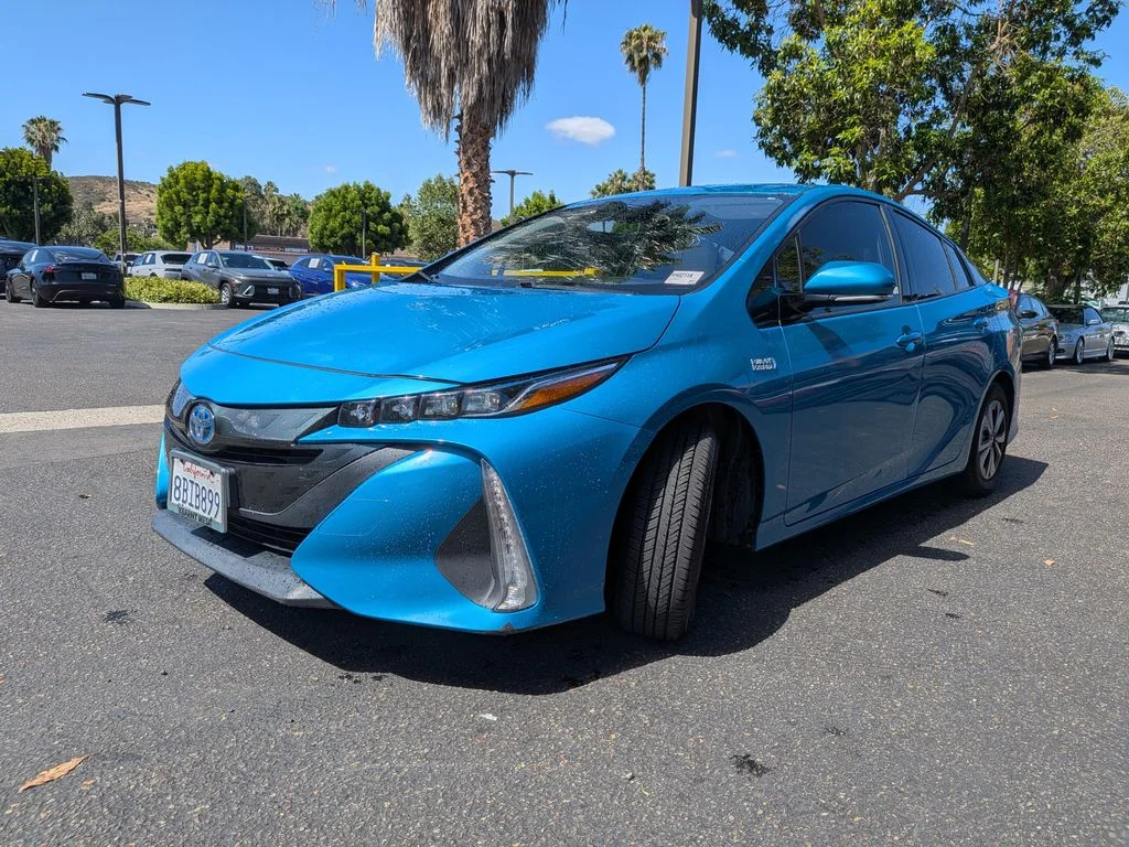 Used 2017 Blue Toyota Premium image 3