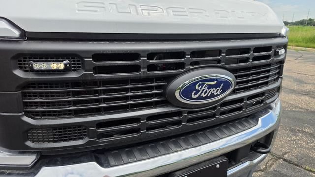 New 2026 Oxford White Ford XL image 11