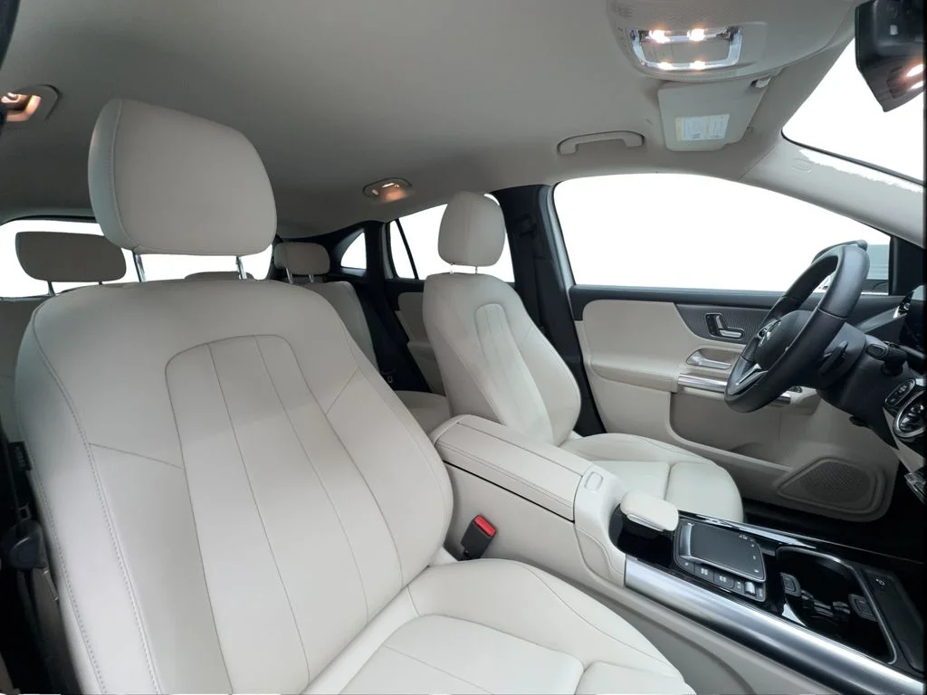 Used 2022 White Mercedes-Benz GLA 250 image 27