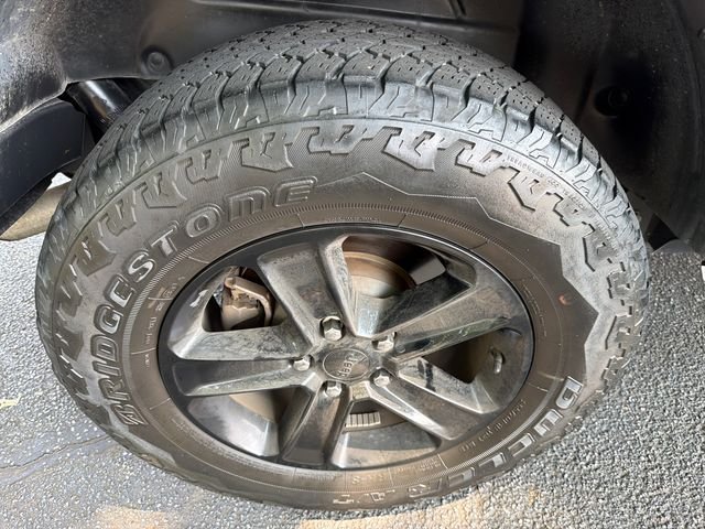 Used 2021 Silver Jeep Unlimited Sport Altitude image 17