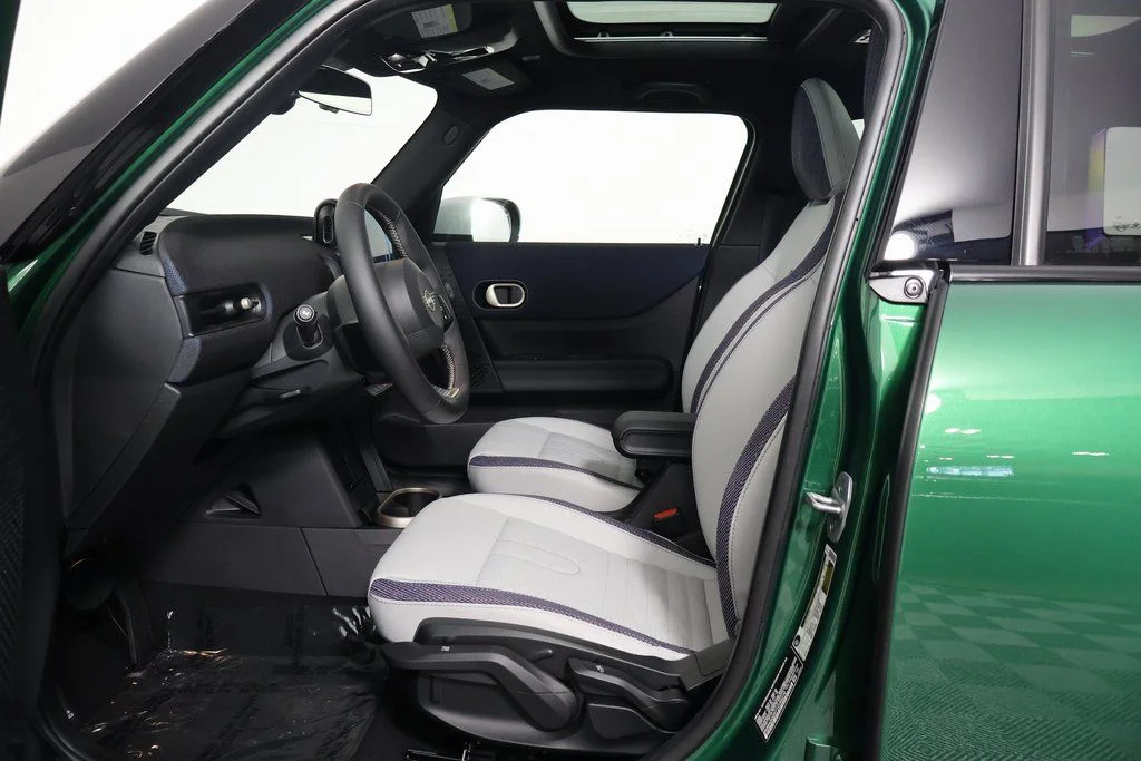 New 2026 British Racing Green MINI Signature Plus image 5
