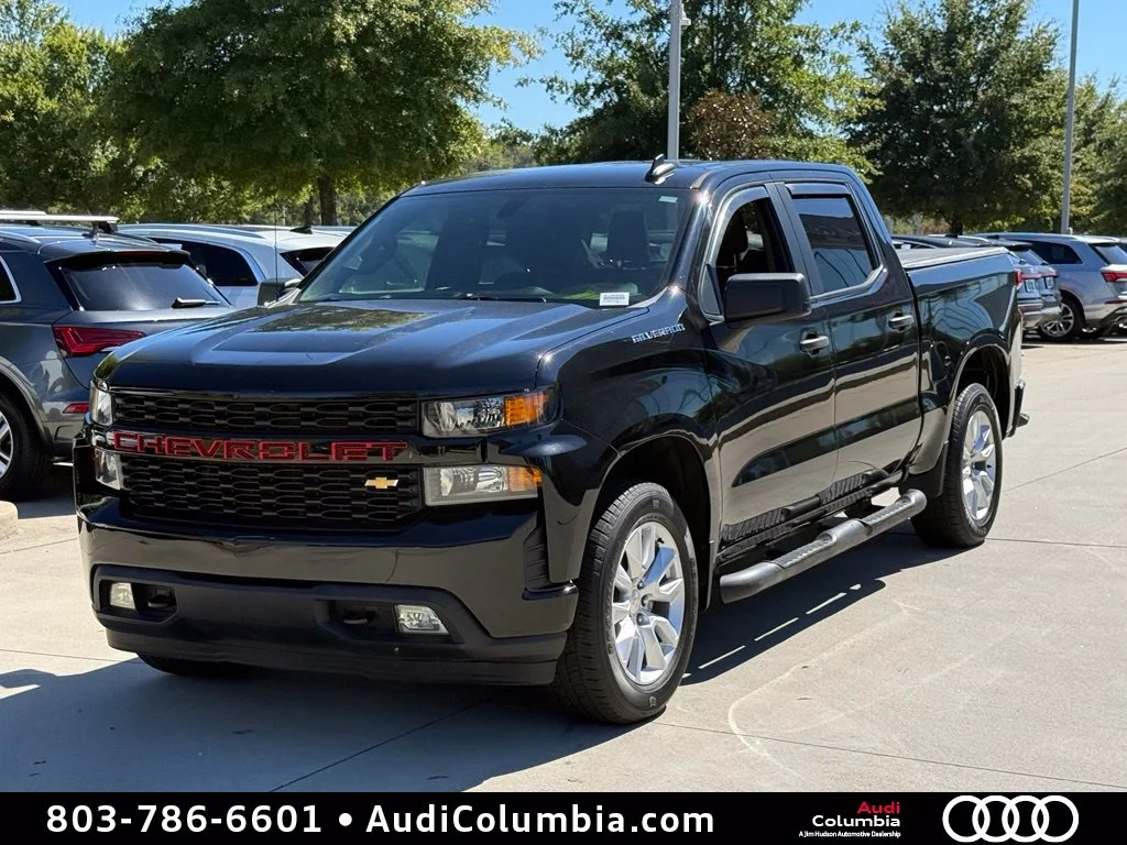 Used 2021 Black Chevrolet Custom image 9