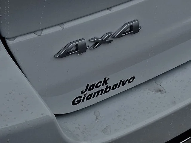 New 2027 White/off-white Jeep Laredo X image 21