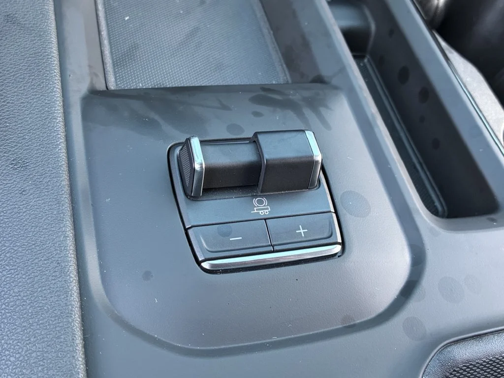Used 2024 Summit White GMC AT4 image 34