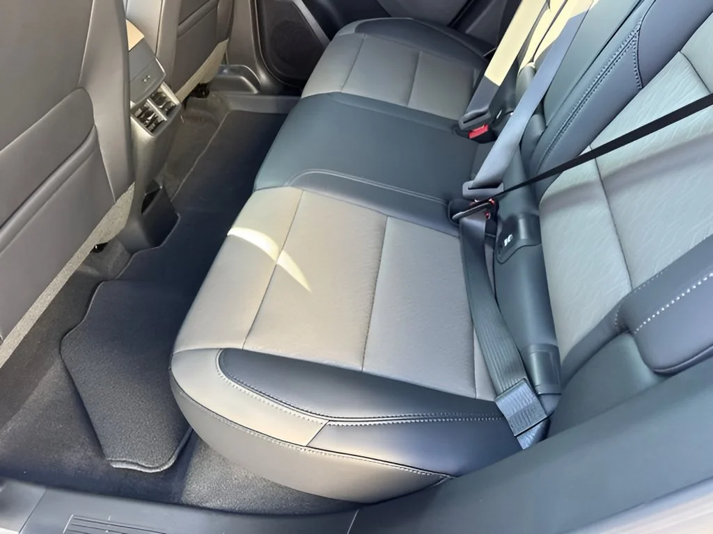 New 2027 Summit White Chevrolet LT image 18