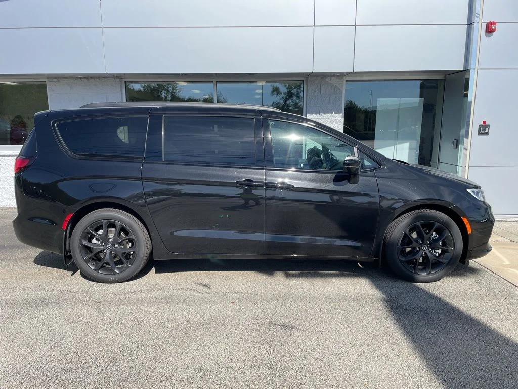 2026 Chrysler Pacifica Select - Photo 7