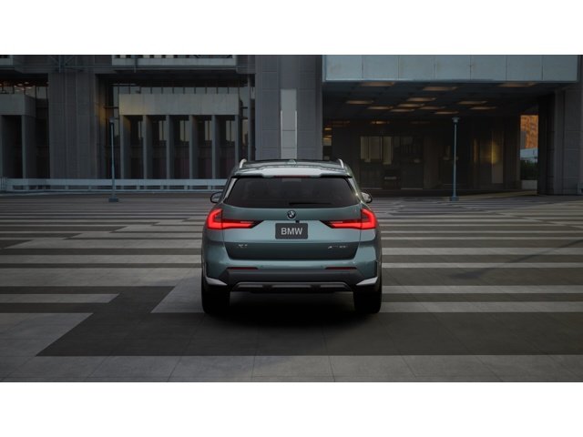 New 2027 Cape York Green Metallic BMW xDrive28i image 5