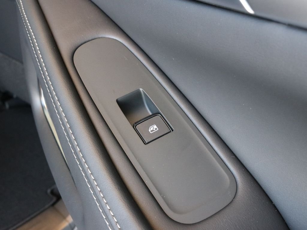 New 2027 HARBOR GRAY INFINITI Luxe AWD image 40