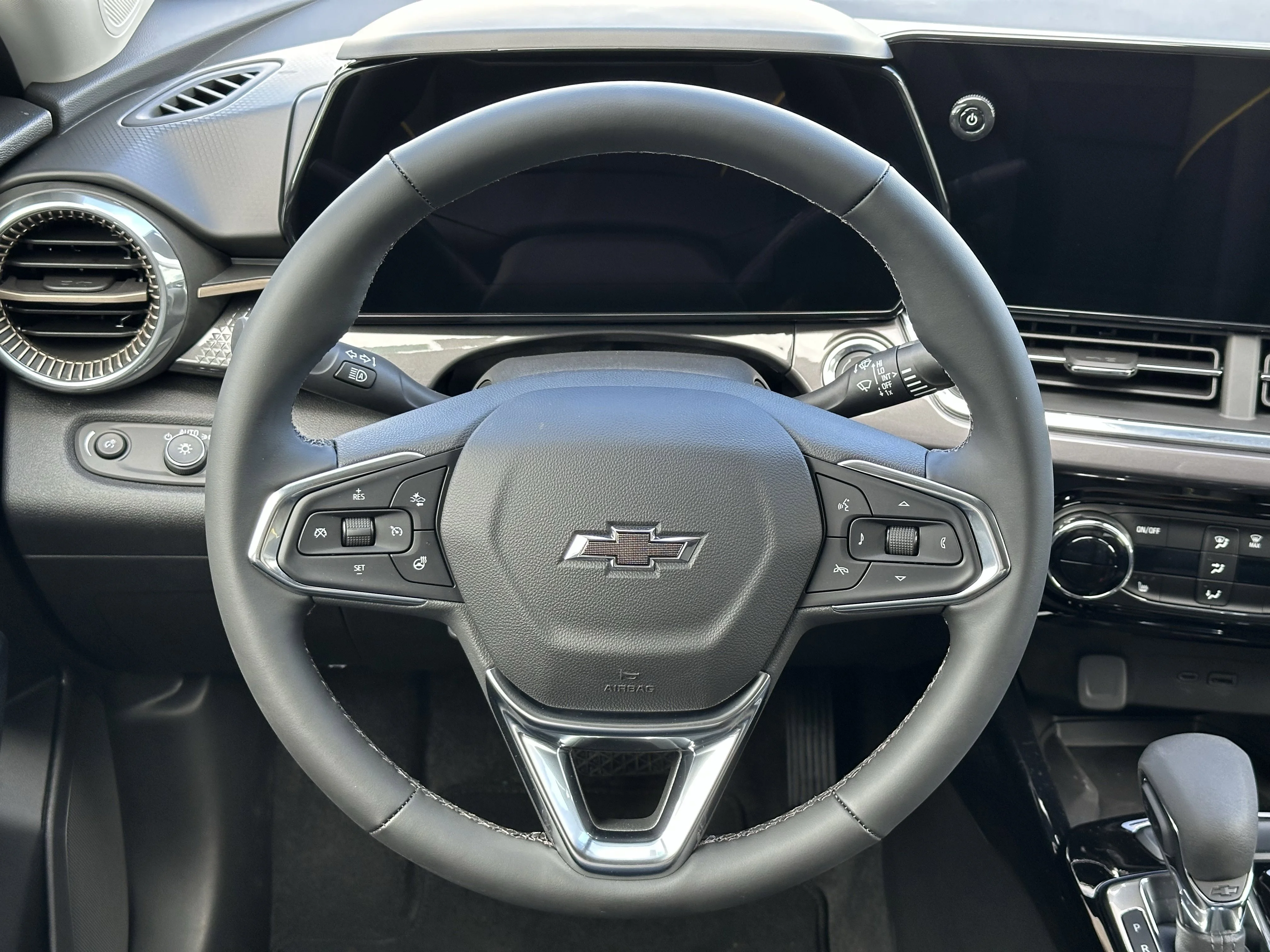 New 2026 Summit White Chevrolet ACTIV image 14
