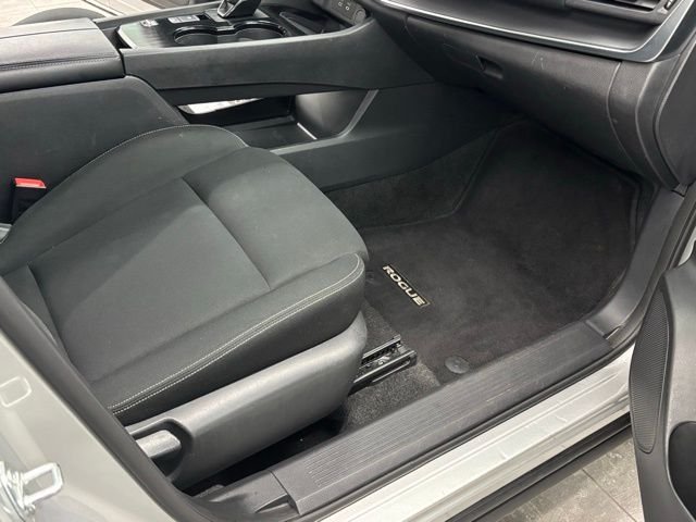Used 2024 Silver Nissan S image 30