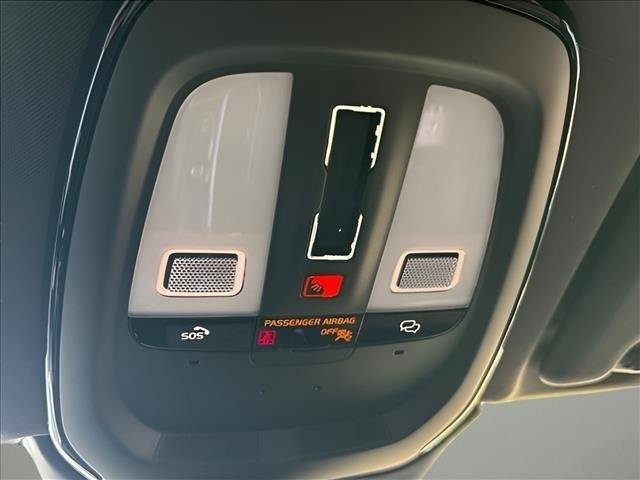Used 2023  Volvo Plus Bright Theme image 26