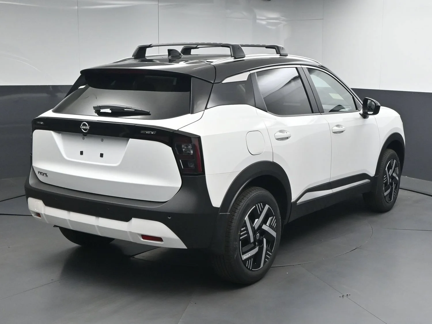 New 2026 Aspen White Tricoat/Super Black Nissan SV image 7