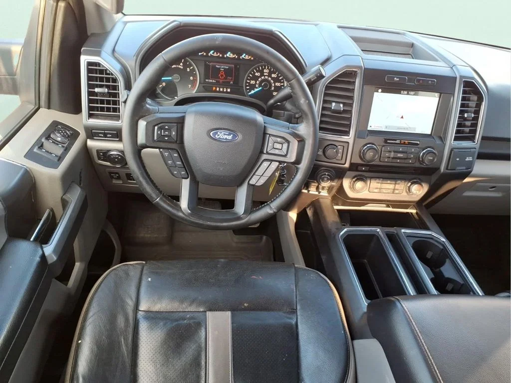 Used 2018 Blue Ford XLT image 12