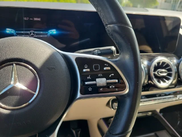 Used 2022  Mercedes-Benz GLA 250 image 31