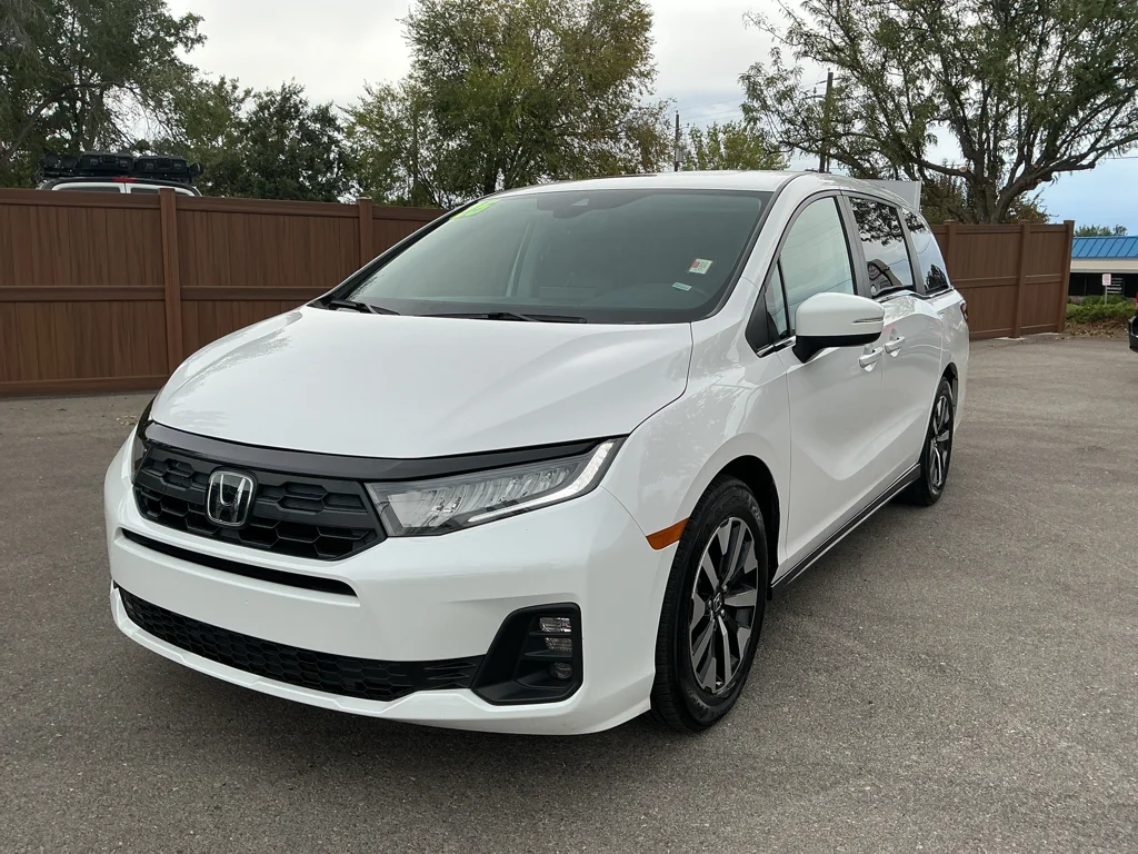 Used 2025 SOLAR SILVER METALLIC Honda EX-L image 10