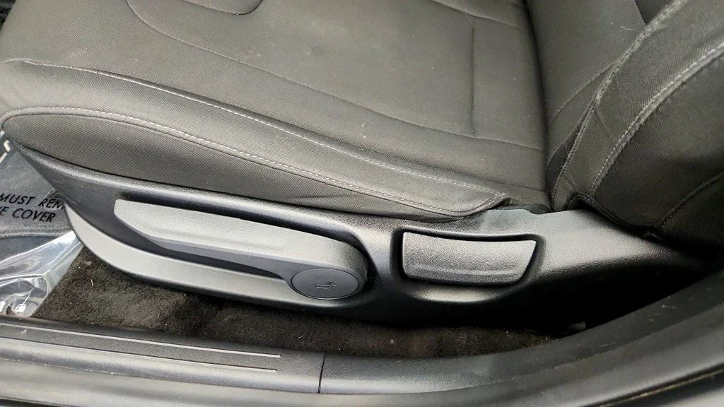 Used 2024 Amazon Gray Hyundai SEL IVT image 11