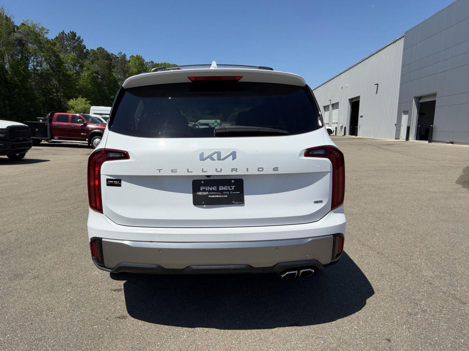 Used 2025 Glacial White Pearl Kia S image 5