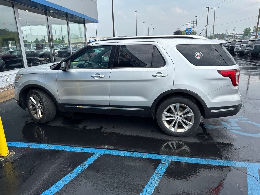 Used 2018 Ingot Silver Ford Limited image 2