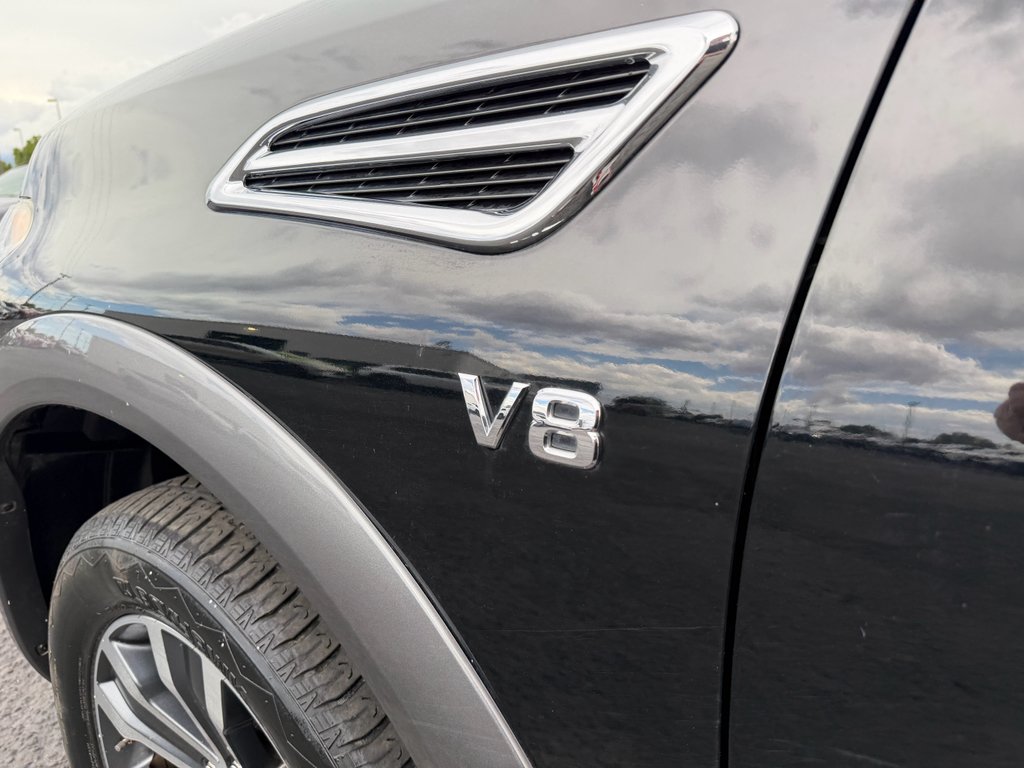 Used 2019 Super Black Nissan SL image 9