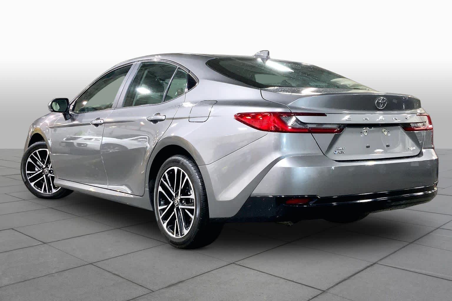 2025 Toyota Camry XLE - Photo 12