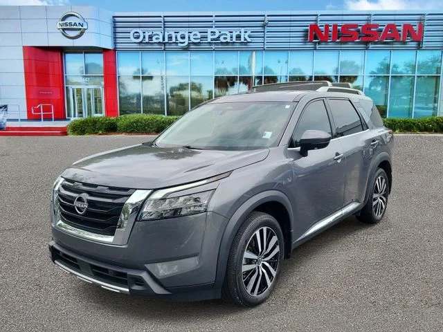 Used 2023 Gray Nissan Platinum image 4
