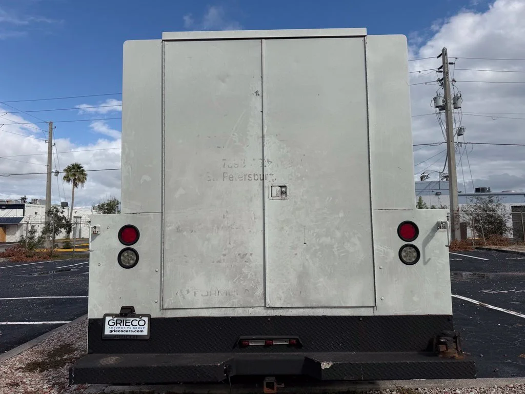 Used 2003 White Ford Super Duty Line image 6