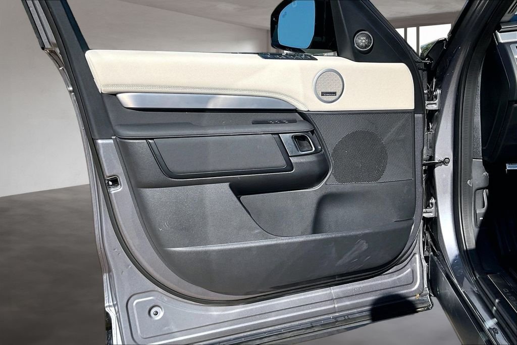 Used 2026 Gray Land Rover Dynamic SE image 17