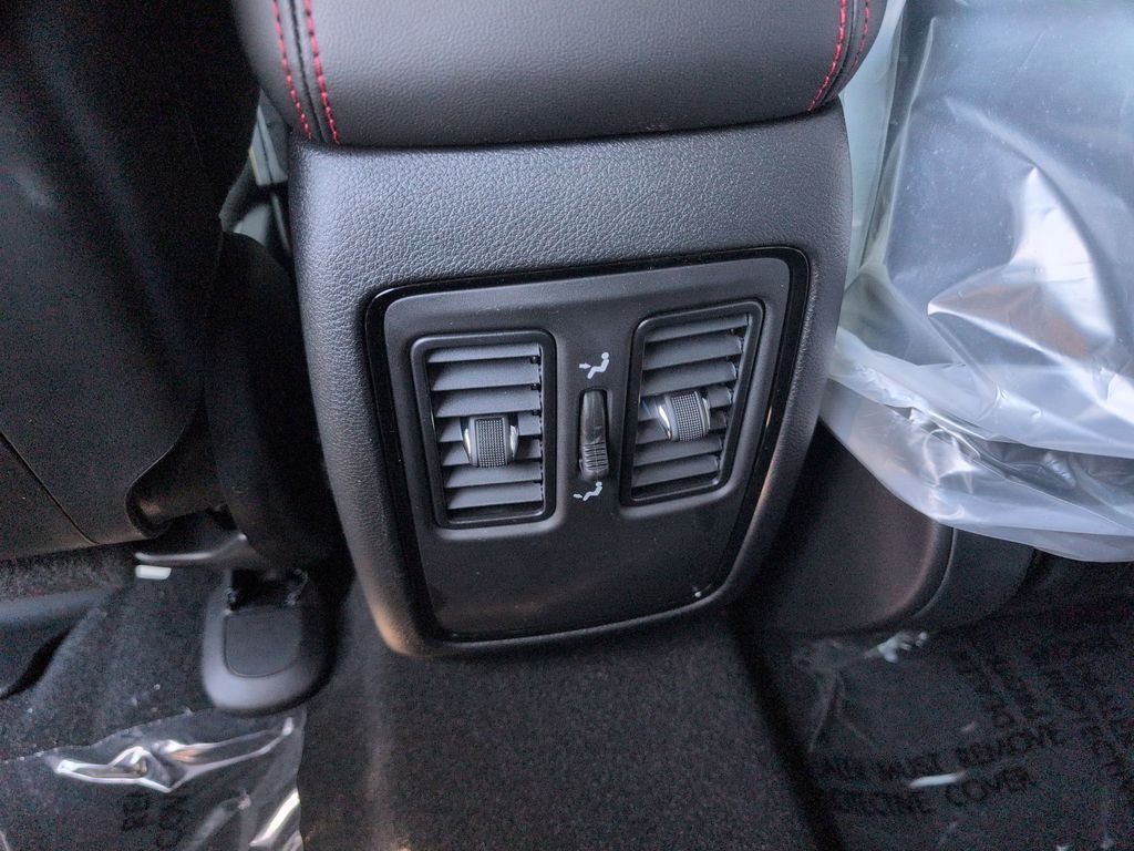 New 2026 Diamond Black Clear-Coat Exterior Paint Dodge GT image 22