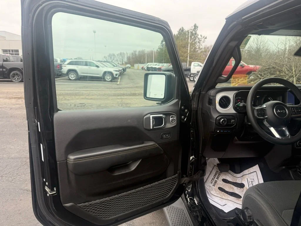 Used 2025 Black Jeep Sahara 4xe image 10