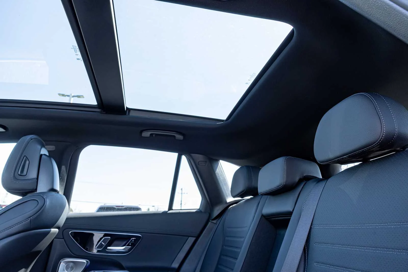 New 2026 Starling Blue Metallic Mercedes-Benz GLC 300 image 28