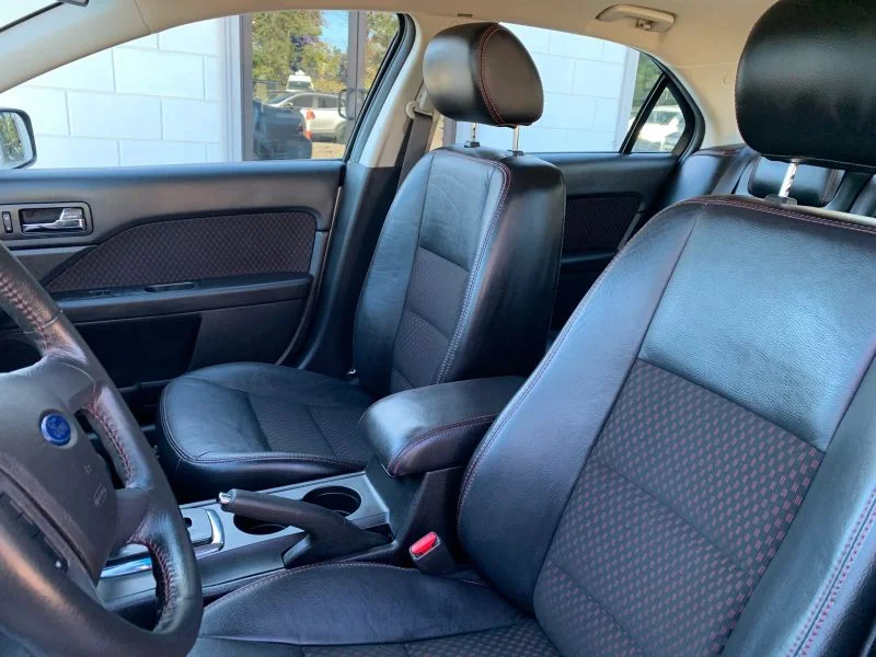 Used 2007 Gray Ford SE Sedan 4D image 24
