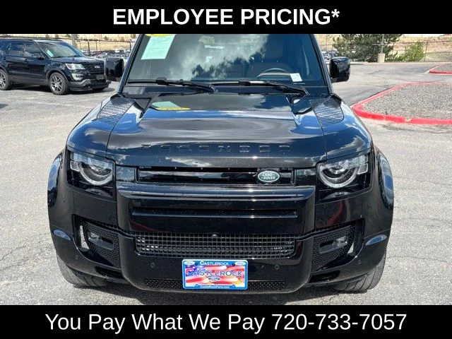 Used 2025 Black Land Rover X-Dynamic SE image 9