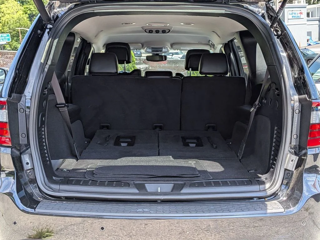 Used 2019 Black Dodge SXT Plus image 7