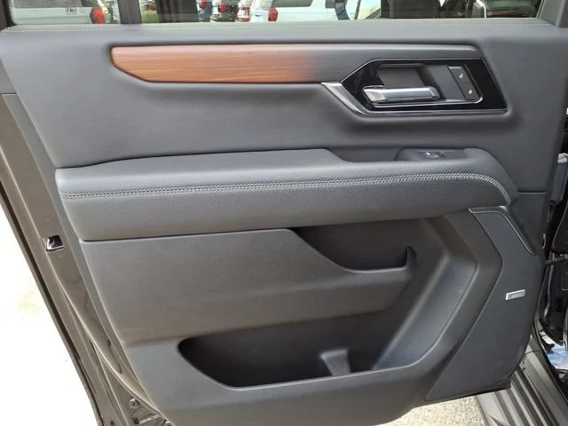 Used 2025 Onyx Black GMC Denali image 17